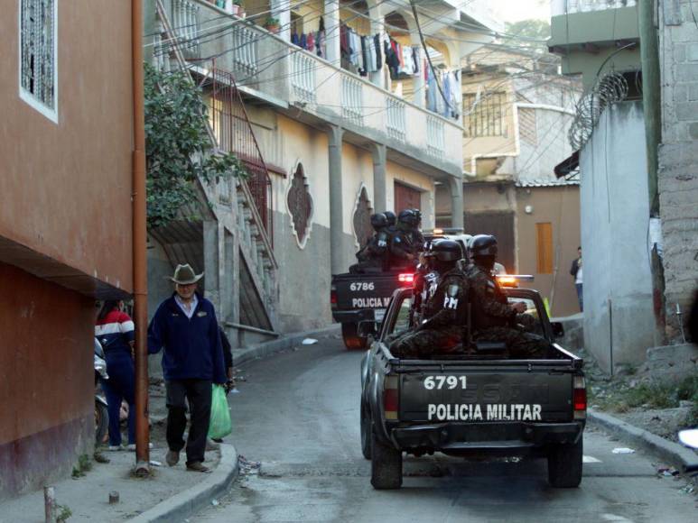 Imágenes de los intensos operativos militares durante el toque de queda en Honduras