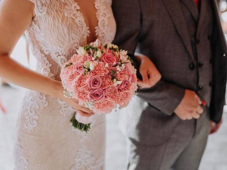 Se enamoró de un preso y la mató a golpes el día que se casaron: la historia de Oksana y su amor por un femicida en Rusia