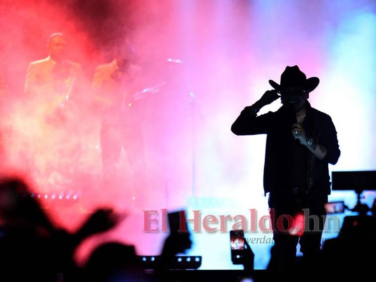 Las mejores fotos de Christian Nodal durante su concierto en Honduras