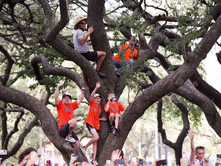 ¡Euforia total! Los Astros de Mauricio Dubón celebraron el título en la Serie Mundial con su afición en Houston