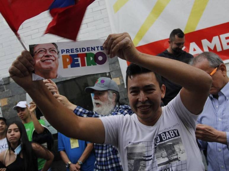 Colombianos celebran el triunfo de Gustavo Petro, presidente de Colombia (Fotos)