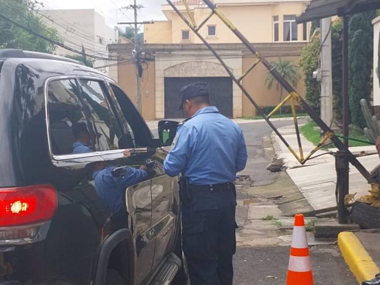 “¡Viva Juan Orlando!”, así llegan personas a la casa de Ana García tras sentencia de JOH