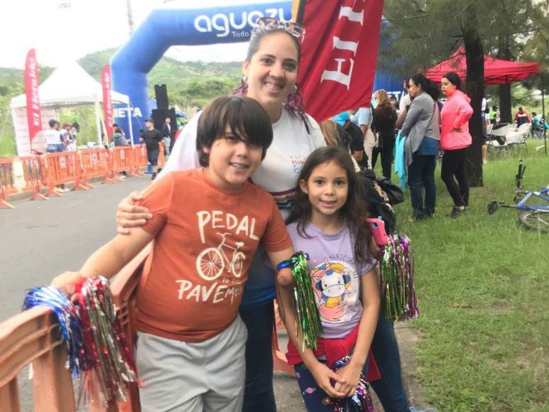 Familias y pequeños se hacen presente a la Vuelta Ciclística 2023