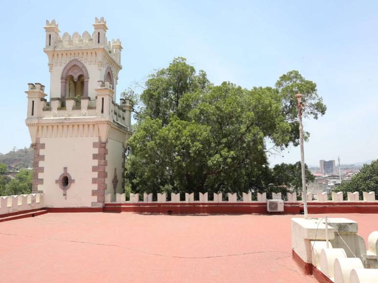 Recorrido por la antigua Casa Presidencial de Tegucigalpa