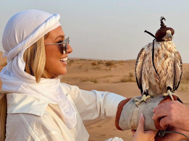 Las románticas vacaciones de Rebeca Rodríguez y su novio en los Emiratos Árabes Unidos
