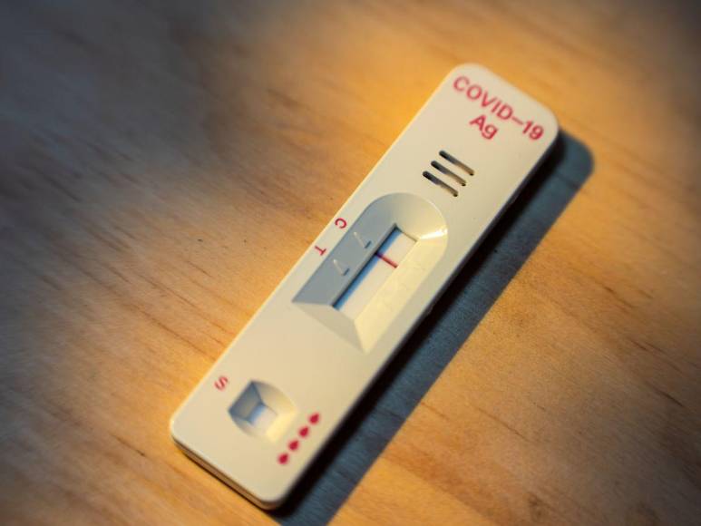 ¿Cuáles son los síntomas de FLiRT, la nueva variante de covid-19?