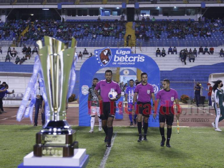 Carnaval Verdolaga y desconcierto ceibeño: La goleada 4-1 del Marathón sobre el Victoria en imágenes