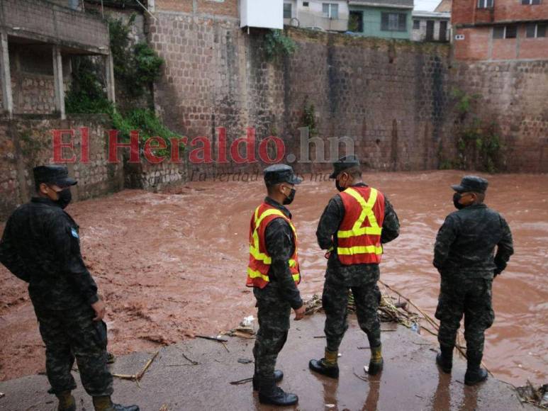 Caos y vulnerabilidad: así luce la capital tras varios minutos de lluvia