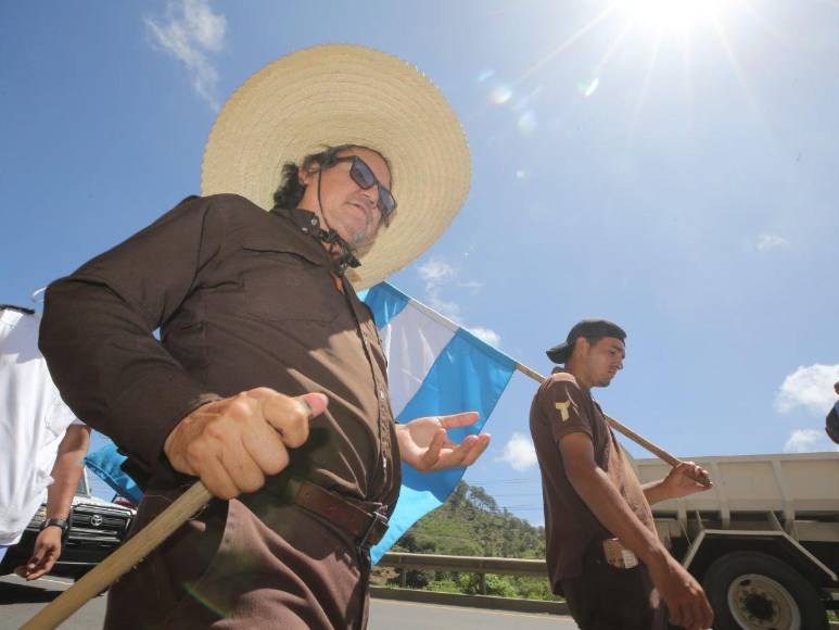 Padre Leopoldo Serrano llega a la capital: ¿Qué habló con Xiomara Castro?