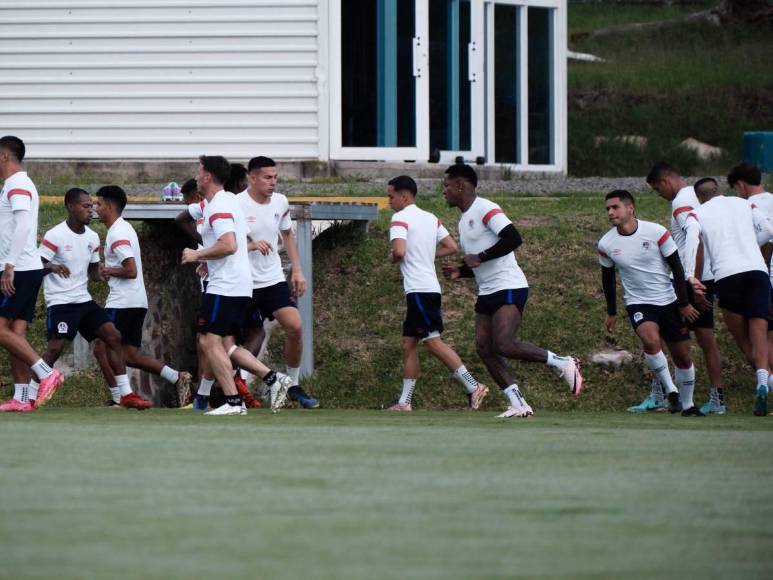 Romell Quioto sorprende y realiza trabajos de pretemporada con el Olimpia de Pedro Troglio