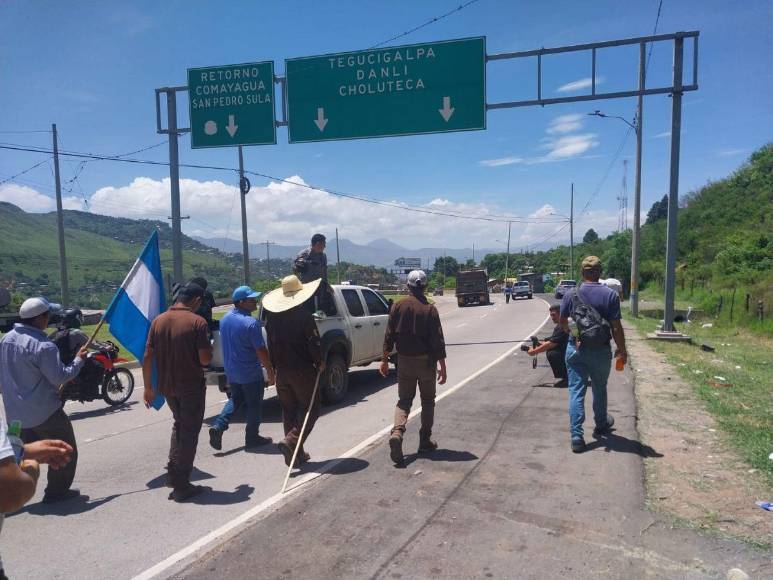 Padre Leopoldo Serrano llega a la capital: ¿Qué habló con Xiomara Castro?