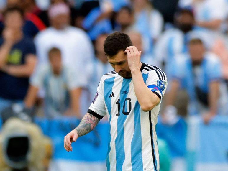 Desconcierto albiceleste y sorpresa árabe: La derrota de Argentina en imágenes