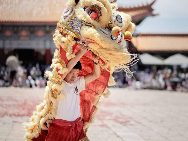 Bailes y disfraces: así se vivió la celebración del Año Nuevo chino en diferentes partes del mundo