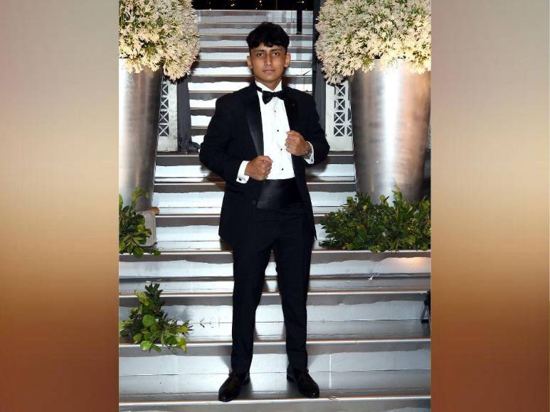 Cortes clásicos y colores pasteles predominaron en la prom night 2022 de La Estancia