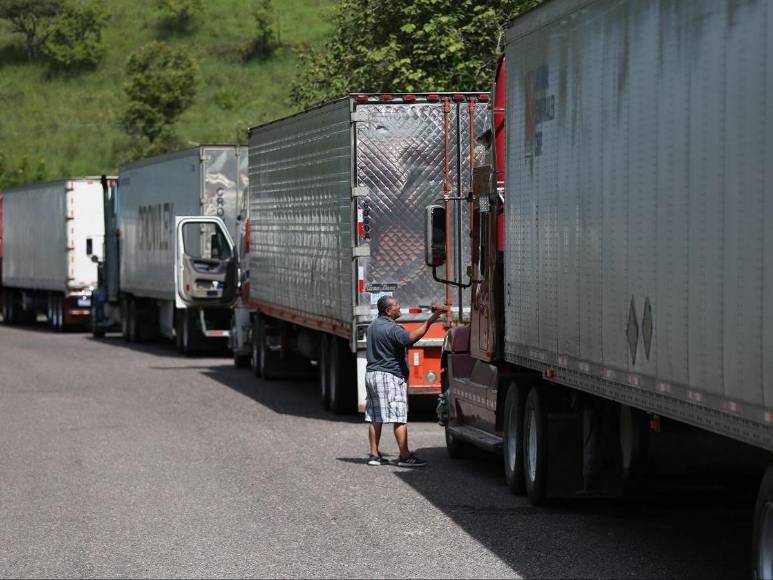 Filas de transporte de carga en fronteras por exigencia de visa