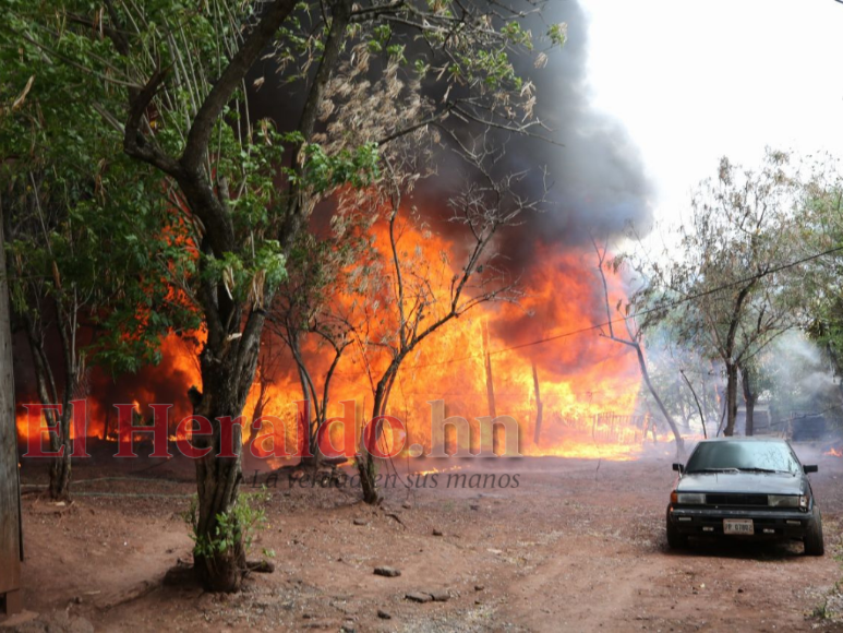 Las impactantes imágenes que dejó incendio de vivienda en Tegucigalpa