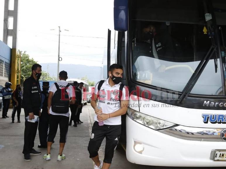 Así fue la llegada de la Selección de Honduras y México al Olímpico