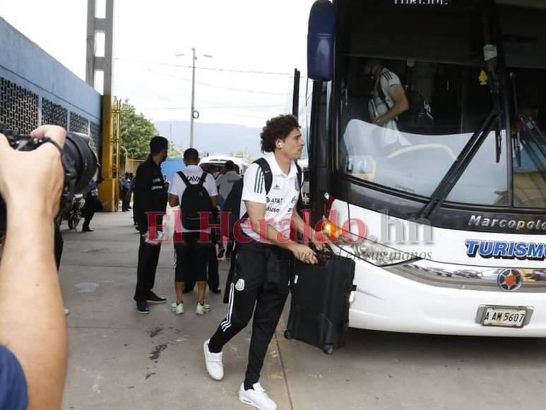 Así fue la llegada de la Selección de Honduras y México al Olímpico
