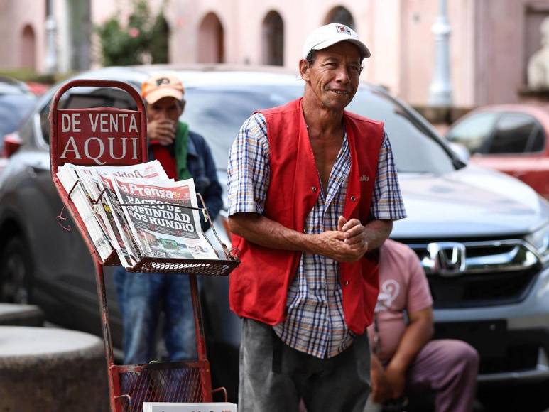 Felicidades a todos los canillitas en su día por su destacada labor