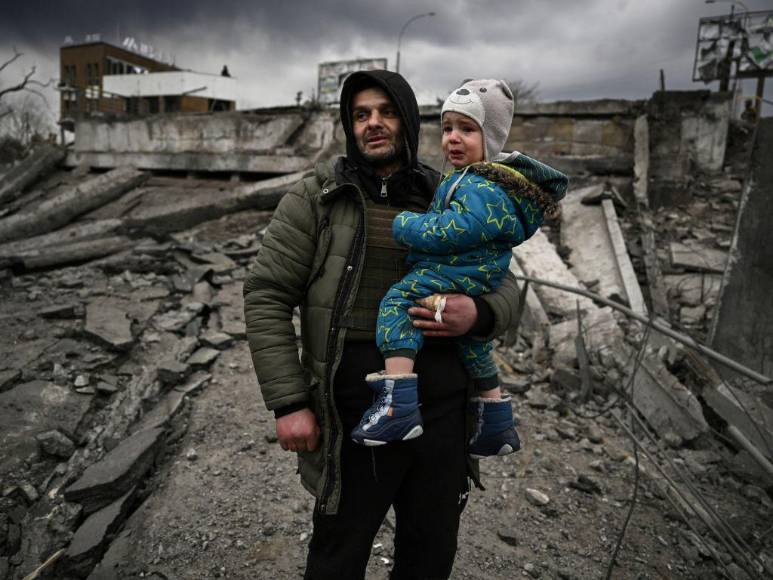 13 días de invasión rusa: Ucrania se prepara para defender Kiev