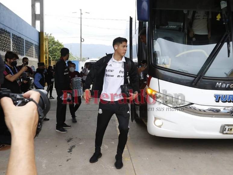 Así fue la llegada de la Selección de Honduras y México al Olímpico