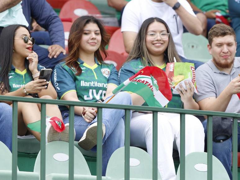 Las bellas hondureñas que engalanan el Motagua vs Marathón