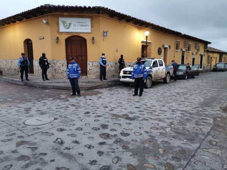 FOTOS: Autoridades resguardan bienes de JOH para evitar saqueos