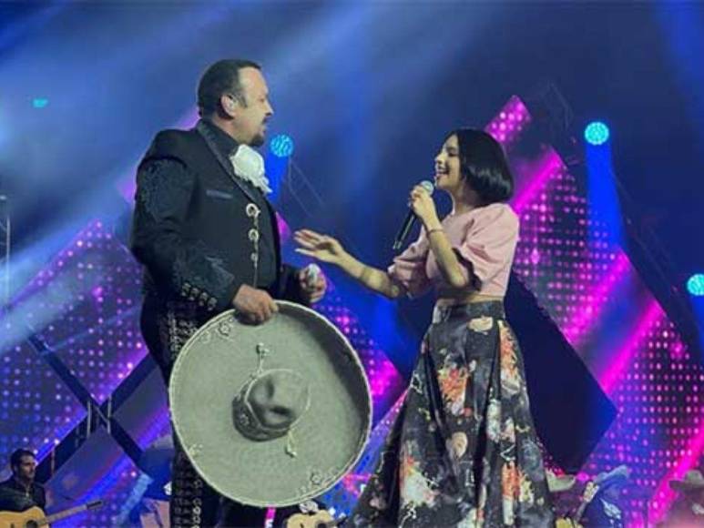 ¿El noviazgo con Nodal afectó la relación entre Ángela Aguilar y su padre? Esto se sabe