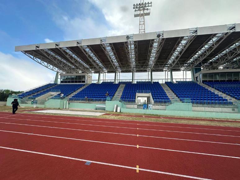 ¿Cómo luce la cancha? Así fue el entrenamiento de Honduras en Bermudas
