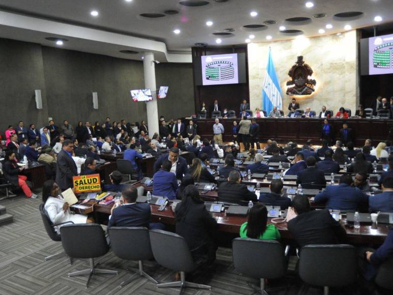 Sin éxito resulta sesión extraordinaria en retorno de diputados al Congreso Nacional