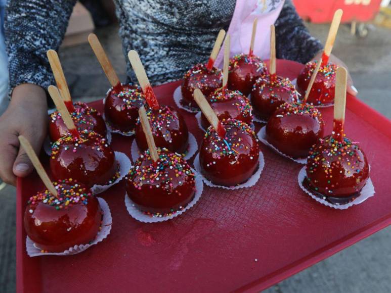 Influencers desfilando, mascotas e inclusión: las curiosidades en los desfiles patrios este 2023