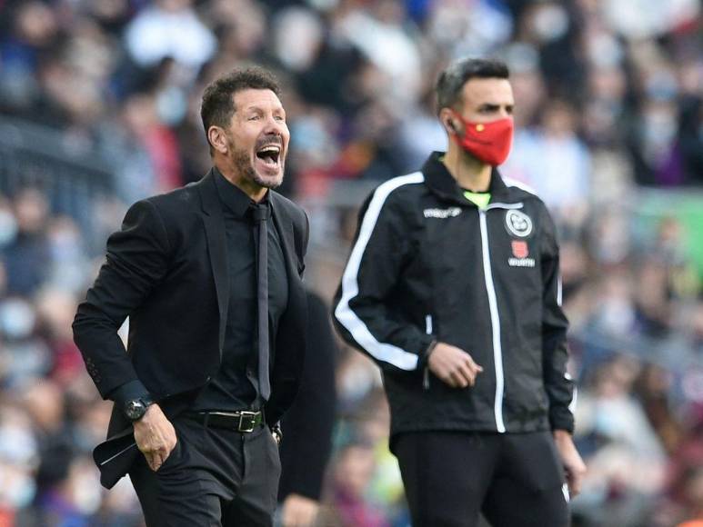 En imágenes: Locura azulgrana y decepción colchonera, así se vivió el Barça-Atleti