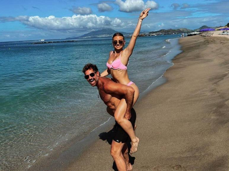 Irina Baeva reacciona a fotografías de Gabriel Soto con Geraldine Bazán