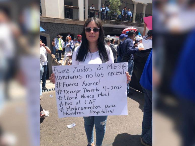 Entre denuncias de sabotaje y camisas blancas: masiva protesta del Bloque de Oposición Ciudadana