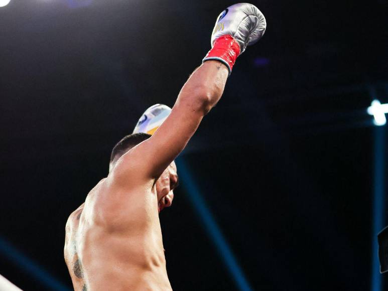 Los mejores momentos de la pelea de Teófimo López contra Steve Claggett