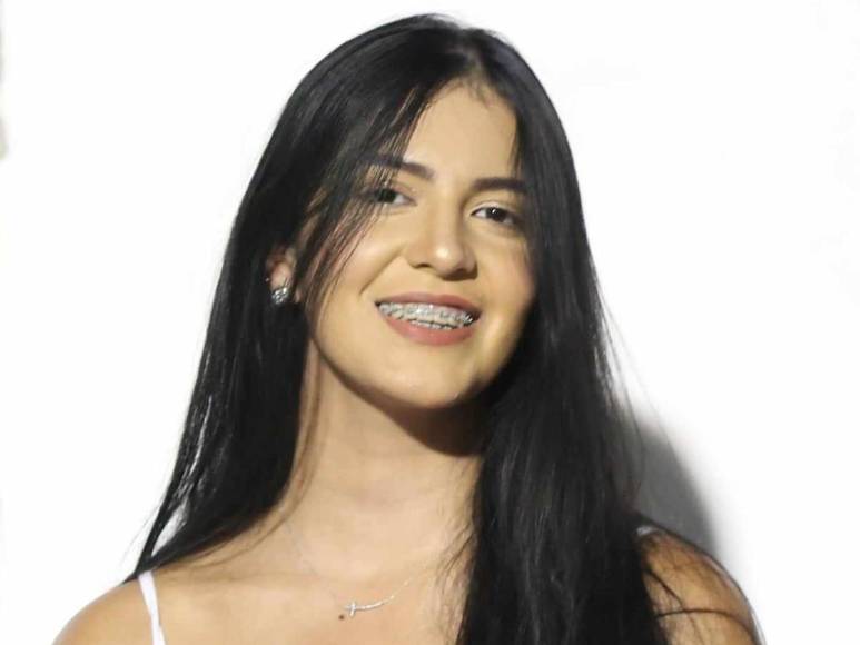 ¡Hermosas! Las bellas damas que engalanan la previa del Honduras vs Trinidad y Tobago