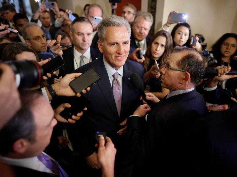Primer presidente destituido y última víctima de Trump: Mccarthy y su abrupta salida de la Cámara de Representantes de EEUU