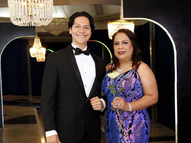 Prom Night 2024 de DelCampo School, aúna júbilo y sobriedad