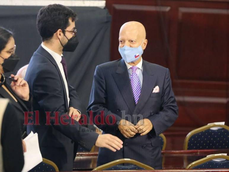 FOTOS: Con ausencia de bancadas presentaron “Informe de los 100 días” de gestión del Congreso Nacional