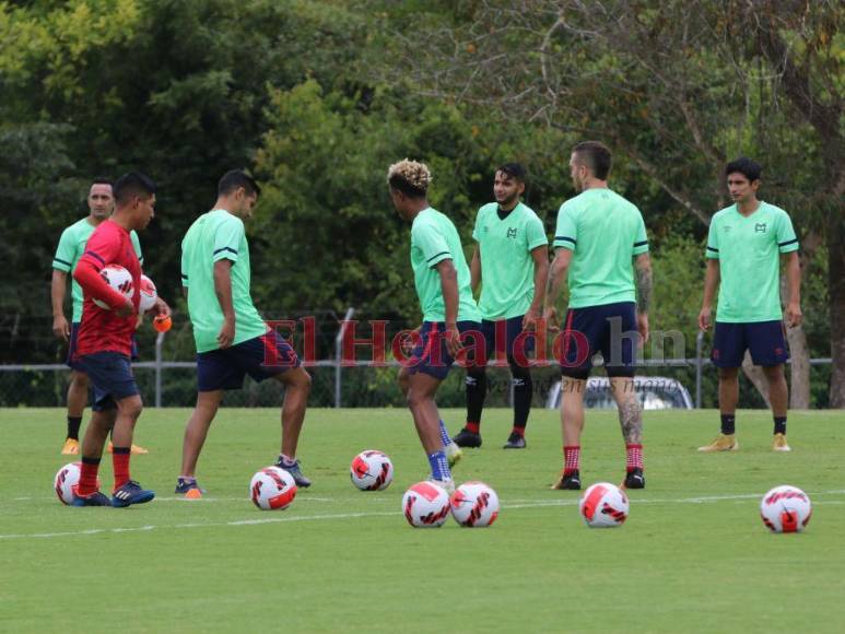 ¡Admirable hospitalidad! Municipal entrenó en el CAR del Olimpia; así fue la práctica del conjunto chapín