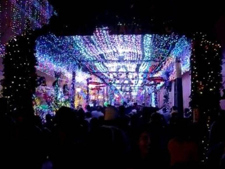 Comayagua brilla con su tradicional Paseo Navideño y da inicio a su Feria Patronal