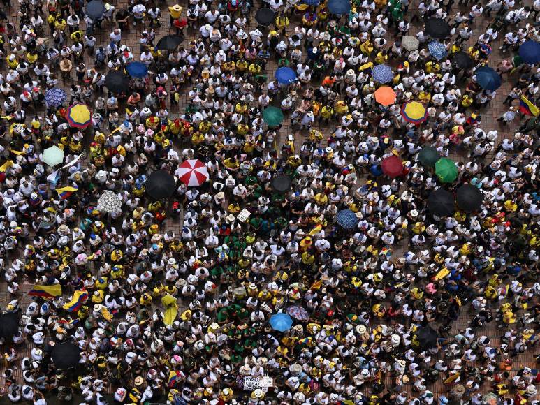 Protesta en Colombia: Más de 500 mil personas marchan contra Gustavo Petro