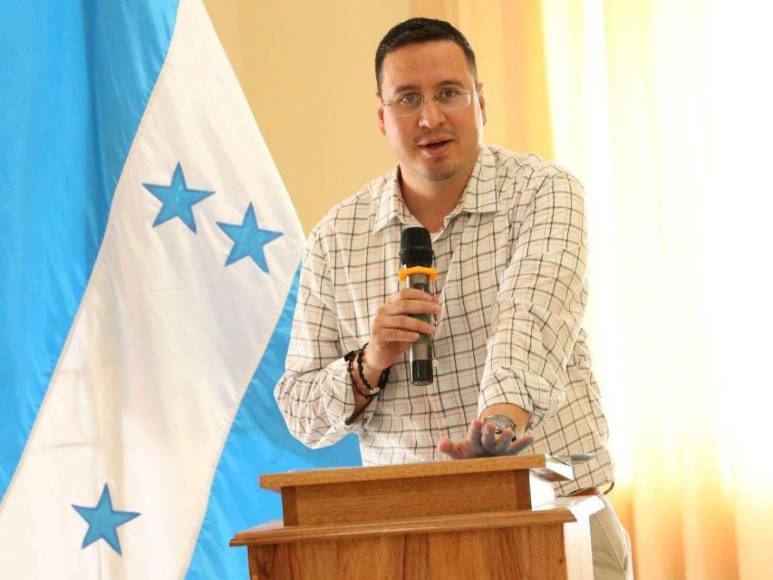 Los contratos de publicidad con los que se beneficiaron los hijos de Gustavo Sánchez