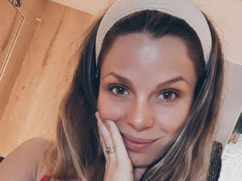 ¿Qué ha sido de Núria Tomás, la exnovia de Piqué a la que habría engañado con Shakira?