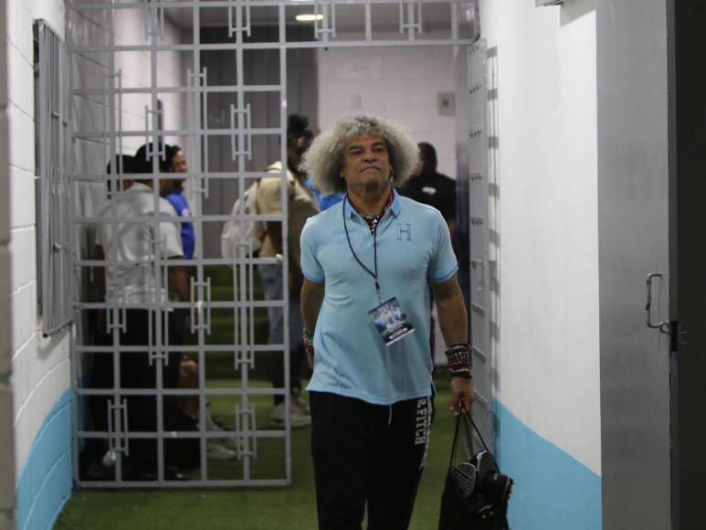 Ambiente del partido de despedida de Rambo de León ¿quién ha llegado?