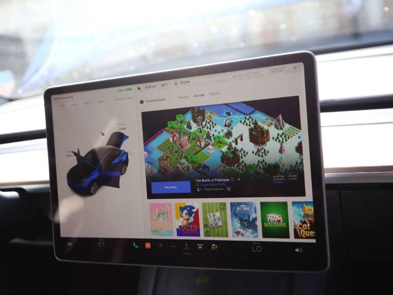 Lujosos y modernos, así es el interior de los vehículos eléctricos marca Tesla que ya recorren Honduras