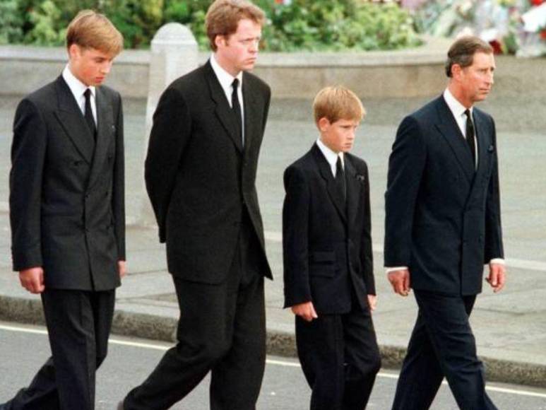 Entre recogimiento y fervor, los grandes funerales reales en el Reino Unido