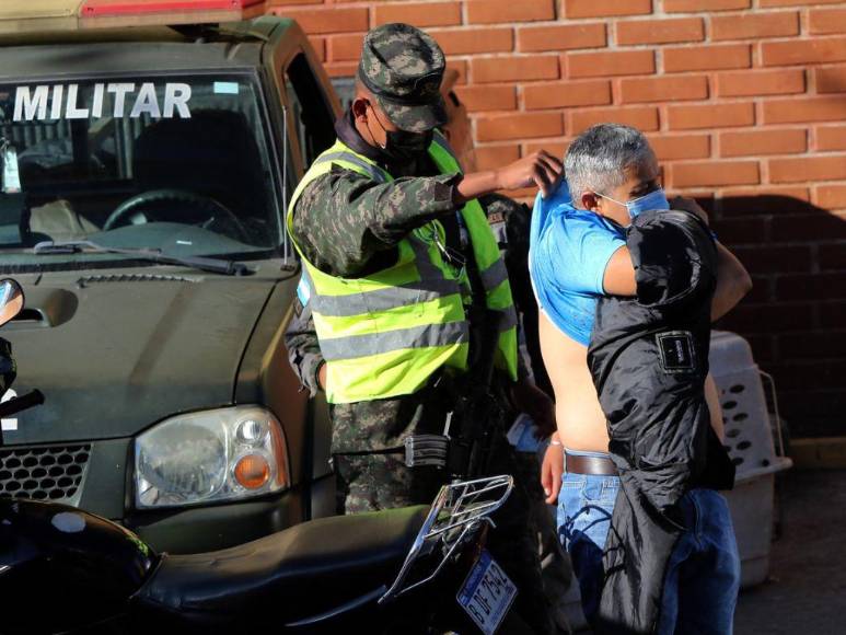 Imágenes de los intensos operativos militares durante el toque de queda en Honduras