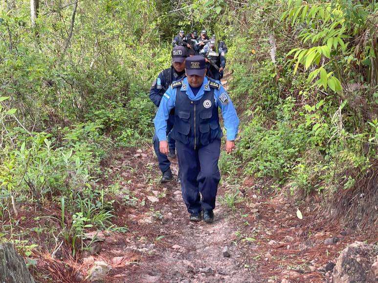 En helicóptero y tras ardua labor recuperan cuerpo de quinto joven asesinado en mudanza
