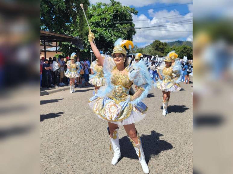 Andrea Rivas: La deslumbrante palillona del Instituto Cosme García de Danlí